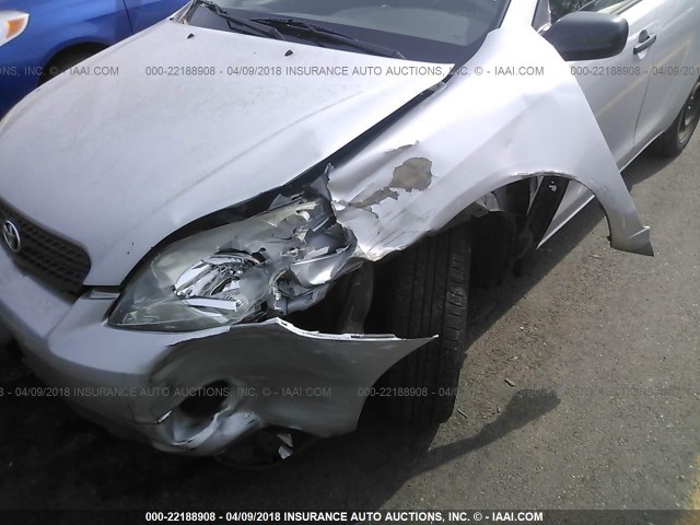 2T1KR32E88C697783 - 2008 TOYOTA COROLLA MATRIX XR SILVER photo 6