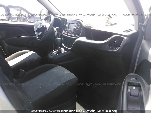 ZFBERFAT9G6C83132 - 2016 RAM PROMASTER CITY  白色 照片 5