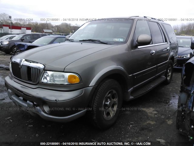 5LMEU27R12LJ03691 - 2002 LINCOLN NAVIGATOR მწვანე ფოტო 2