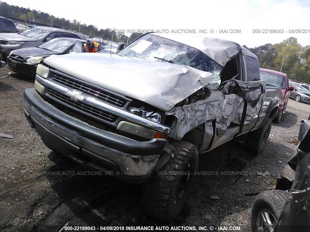 1GCGK29U4XZ120013 - 1999 CHEVROLET SILVERADO K2500 GRAY photo 2