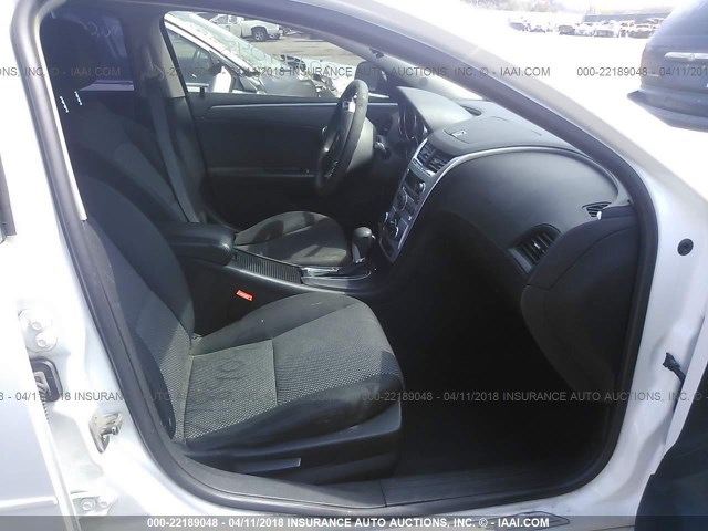 1G1ZC5E10BF210748 - 2011 CHEVROLET MALIBU 1LT 白色 照片 5