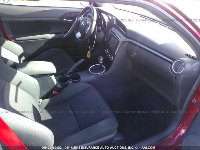 JTKJF5C71GJ026001 - 2016 TOYOTA SCION TC 红色 照片 5