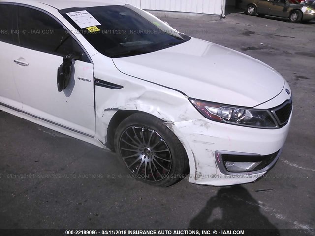 KNAGM4AD6D5058602 - 2013 KIA OPTIMA HYBRID WHITE photo 6