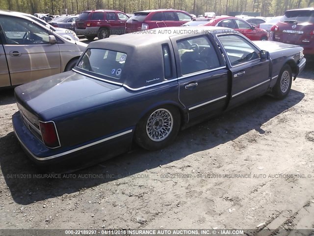 1LNLM81W2VY654151 - 1997 LINCOLN TOWN CAR EXECUTIVE BLUE photo 4
