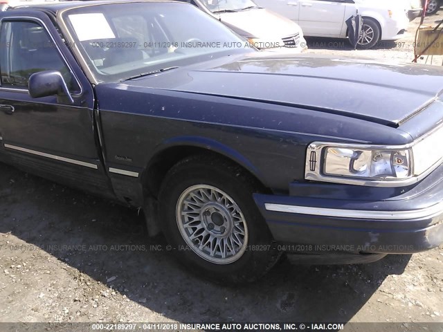 1LNLM81W2VY654151 - 1997 LINCOLN TOWN CAR EXECUTIVE BLUE photo 6