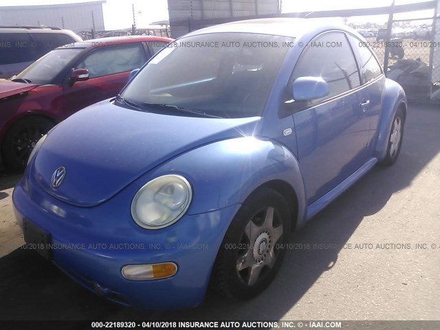 3VWDD21C8YM446090 - 2000 VOLKSWAGEN NEW BEETLE GLX 蓝色 照片 2