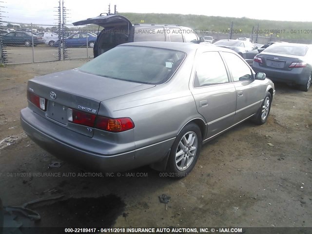 4T1BF28K81U125598 - 2001 TOYOTA CAMRY LE/XLE GRAY photo 4