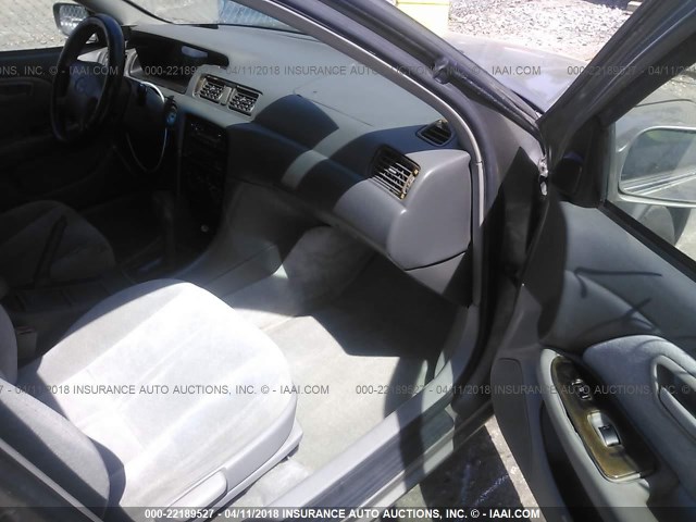 4T1BG22K1WU193125 - 1998 TOYOTA CAMRY CE/LE/XLE 香槟色 照片 5