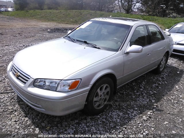 JT2BG22K3Y0458831 - 2000 TOYOTA CAMRY CE/LE/XLE 银色 照片 2
