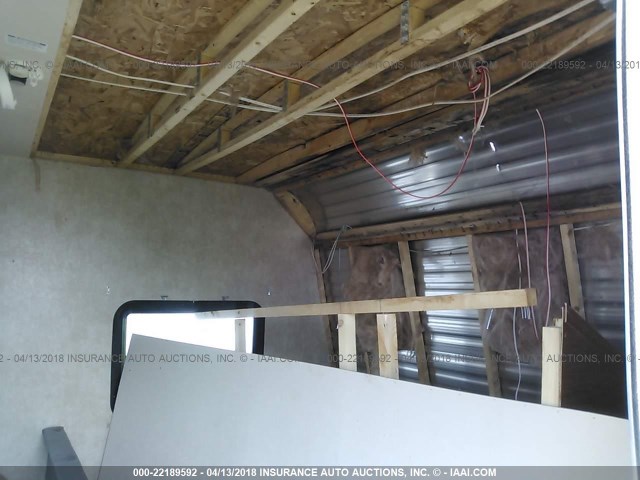 4X4TWDV17F7348277 - 2015 FOREST RIVER OTHER  白色 照片 6