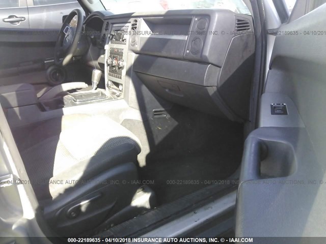 1J8HH48K28C242798 - 2008 JEEP COMMANDER SPORT Plata foto 5
