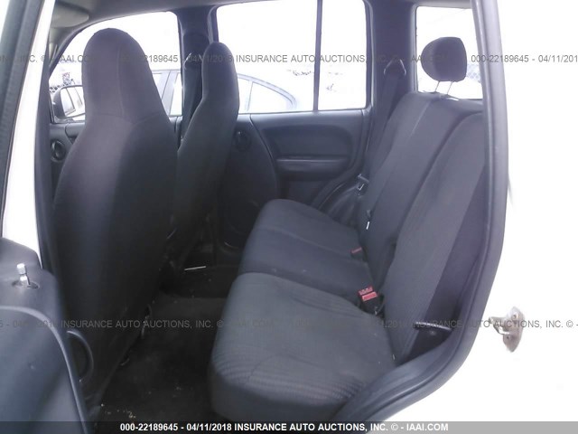 1J4GL48K14W231974 - 2004 JEEP LIBERTY SPORT 白色 照片 8