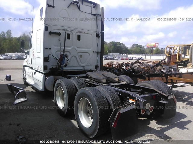 1FUJGLDR5CSBK1203 - 2012 FREIGHTLINER CASCADIA 125  WHITE photo 3