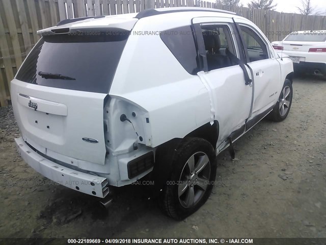 1C4NJCEA6GD703725 - 2016 JEEP COMPASS LATITUDE Weiß Foto 4