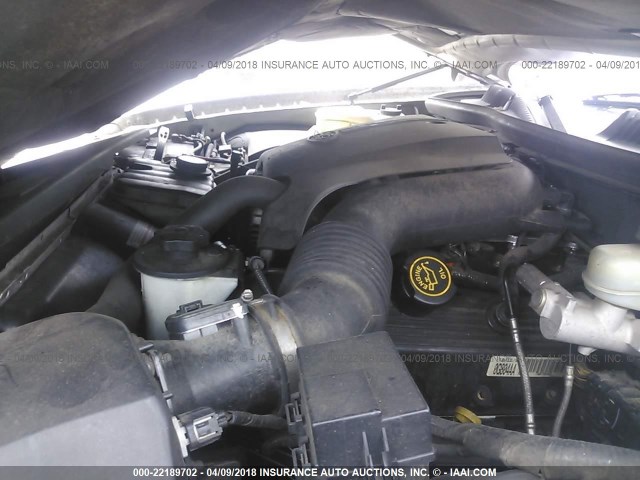 1LNHM81W6YY819208 - 2000 LINCOLN TOWN CAR EXECUTIVE SILVER photo 10