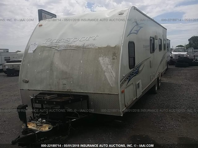 4YDT25F2796410928 - 2009 KEYSTONE PASSPORT WHITE photo 2