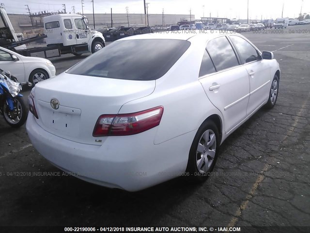 4T1BE46K09U825645 - 2009 TOYOTA CAMRY SE/LE/XLE WHITE photo 4