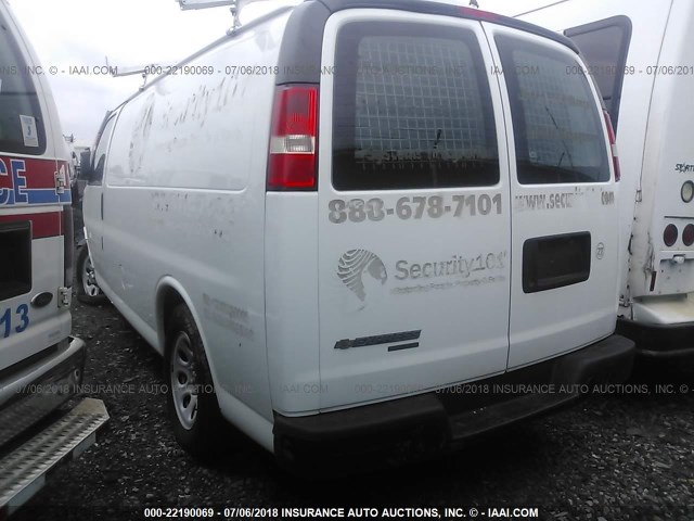 1GCSGAFX3E1138597 - 2014 CHEVROLET EXPRESS G1500  WHITE photo 3