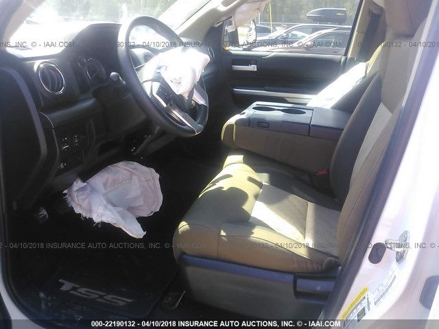 5TFUW5F12EX408740 - 2014 TOYOTA TUNDRA DOUBLE CAB SR/SR5 WHITE photo 5