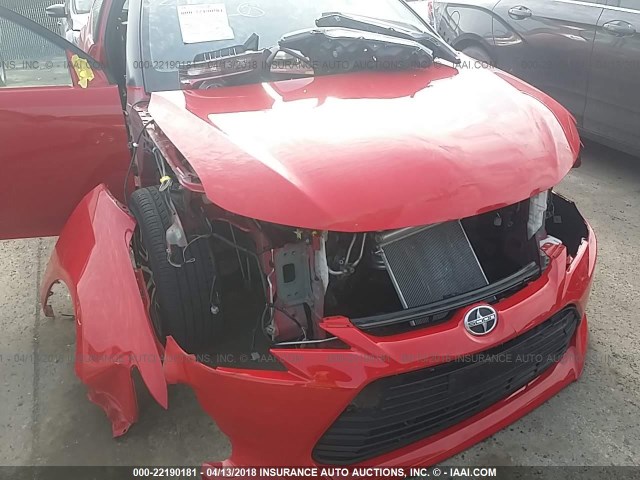 JTKJF5C71GJ021476 - 2016 TOYOTA SCION TC 红色 照片 6