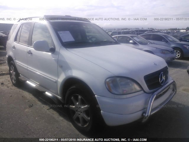4JGAB72E2YA198131 - 2000 MERCEDES-BENZ ML 430 白色 照片 1