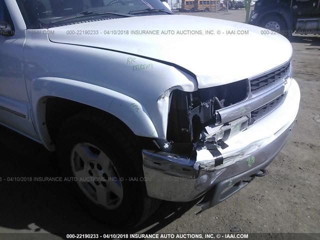 3GNFK16Z62G205490 - 2002 CHEVROLET SUBURBAN K1500 WHITE photo 6