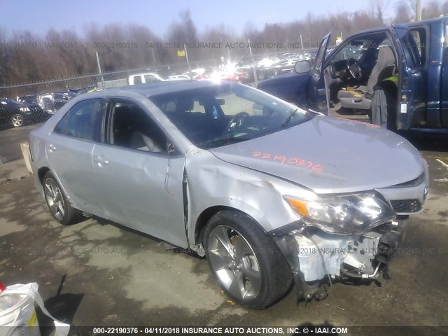 4T1BF1FK2EU831288 - 2014 TOYOTA CAMRY L/SE/LE/XLE SILVER photo 1