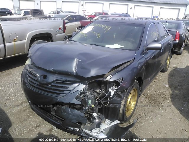 4T1BE46KX7U172156 - 2007 TOYOTA CAMRY NEW GENERAT CE/LE/XLE/SE GRAY photo 2