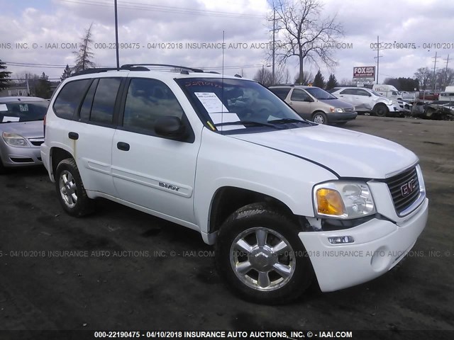 1GKDT13S452264527 - 2005 GMC ENVOY WHITE photo 1