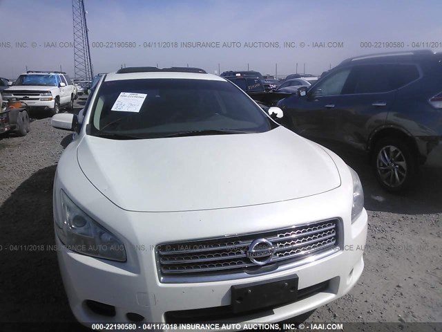 1N4AA5APXAC817458 - 2010 NISSAN MAXIMA S/SV WHITE photo 6