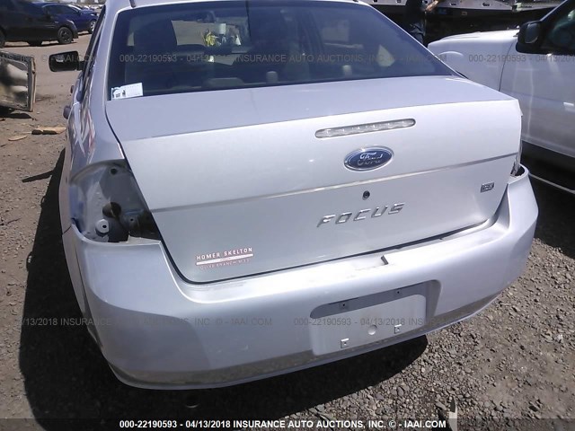 1FAHP35N08W295944 - 2008 FORD FOCUS SE/SEL/SES SILVER photo 6