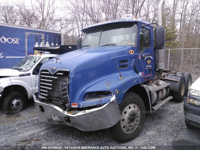 1M1AE07YX4N018922 - 2004 MACK 600 CX600 BLUE photo 2