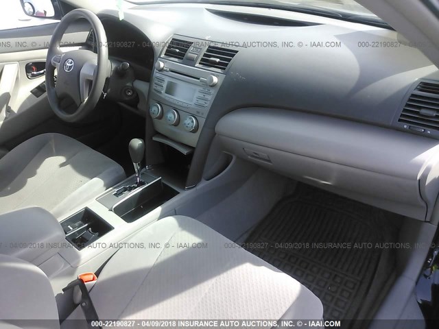 4T1BE46K79U302784 - 2009 TOYOTA CAMRY SE/LE/XLE შავი ფოტო 5