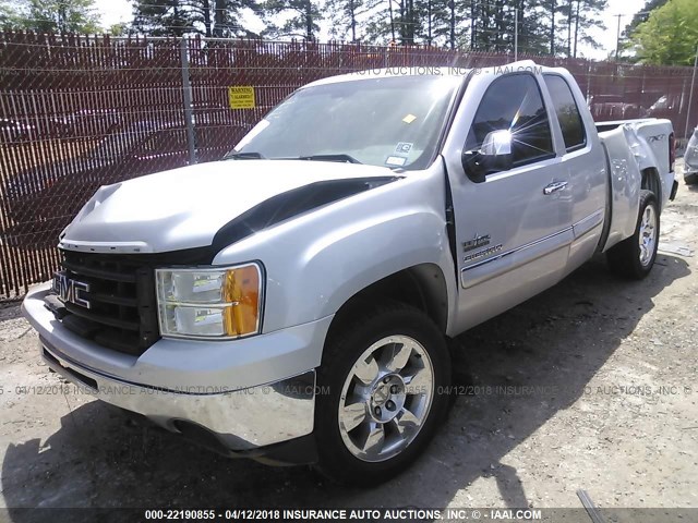 1GTR2VE32BZ141040 - 2011 GMC SIERRA K1500 SLE SILVER photo 2