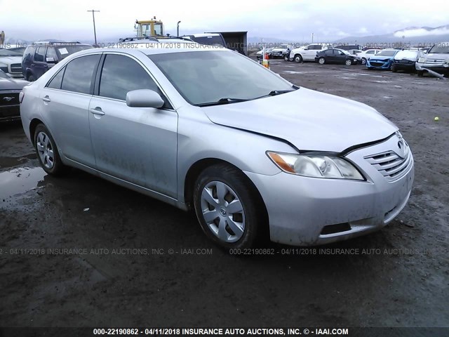 4T4BE46KX9R075449 - 2009 TOYOTA CAMRY SE/LE/XLE SILVER photo 1