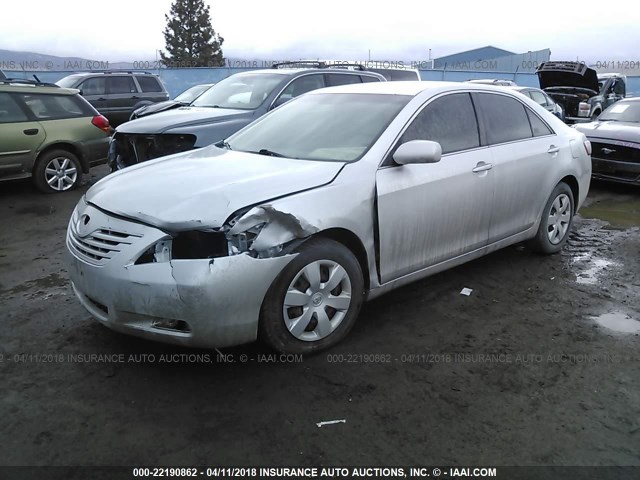 4T4BE46KX9R075449 - 2009 TOYOTA CAMRY SE/LE/XLE SILVER photo 2