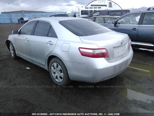 4T4BE46KX9R075449 - 2009 TOYOTA CAMRY SE/LE/XLE SILVER photo 3