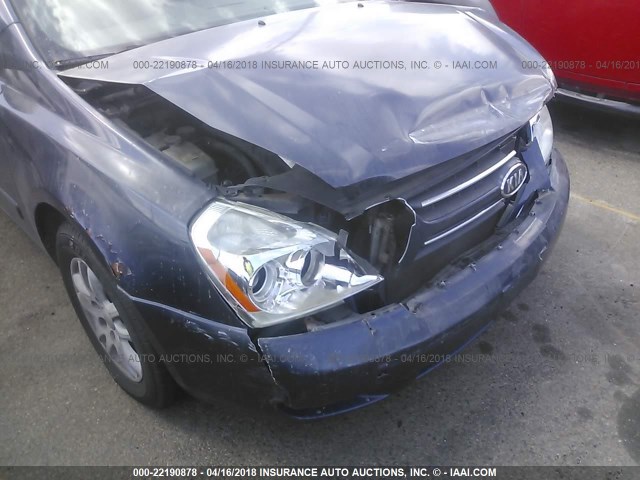 KNDMB233566096095 - 2006 KIA SEDONA EX/LX BLUE photo 6