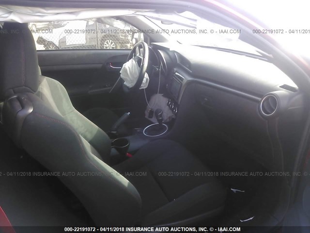 JTKJF5C70GJ026202 - 2016 TOYOTA SCION TC 红色 照片 5