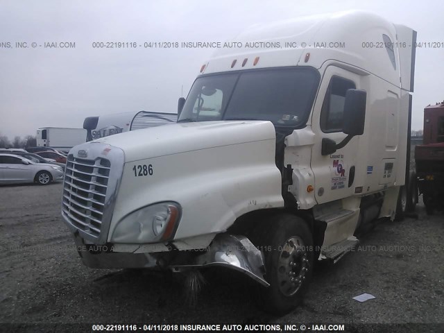 3AKJGLD63ESFS3311 - 2014 FREIGHTLINER CASCADIA 125  WHITE photo 2
