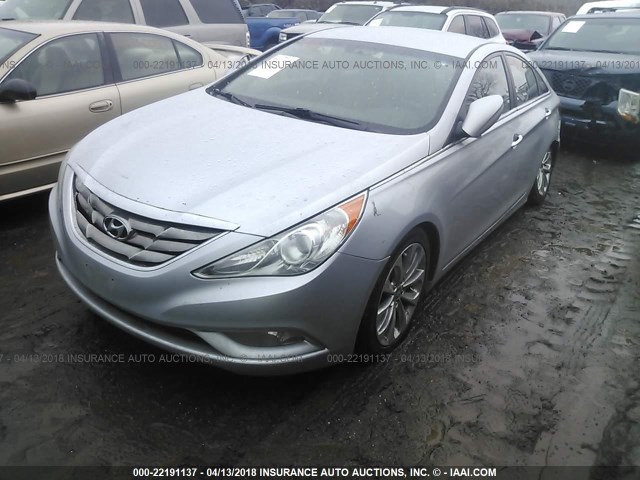 5NPEC4ACXBH002566 - 2011 HYUNDAI SONATA SE/LIMITED SILVER photo 2