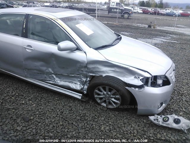 4T1BF3EK6BU650803 - 2011 TOYOTA CAMRY SE/LE/XLE SILVER photo 6