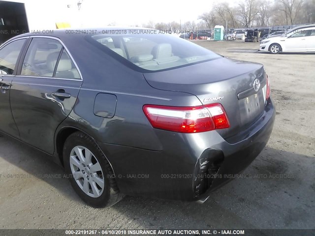 4T1BK46K88U571366 - 2008 TOYOTA CAMRY LE/XLE/SE ნაცრისფერი ფოტო 6