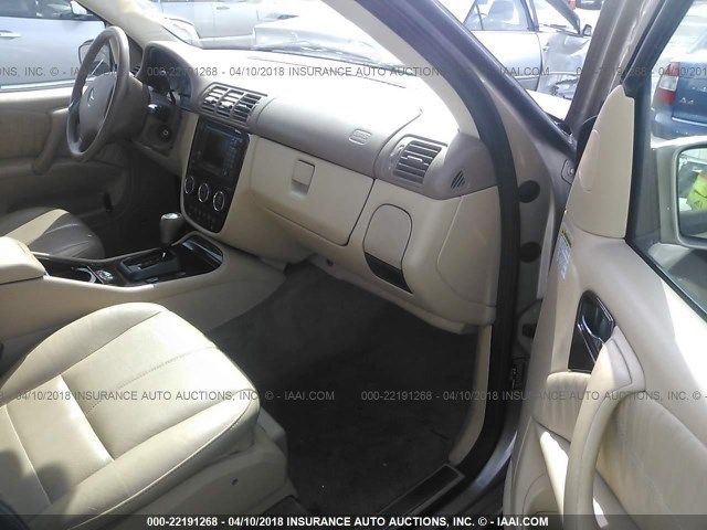 4JGAB54E92A365237 - 2002 MERCEDES-BENZ ML 320 金色 照片 5