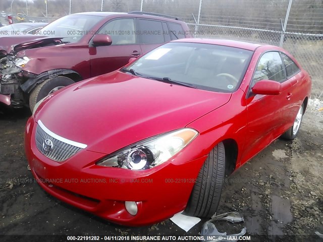 4T1CA30P14U039246 - 2004 TOYOTA CAMRY SOLARA SE/SLE RED photo 2