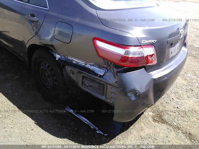 4T4BE46K88R017967 - 2008 TOYOTA CAMRY CE/LE/XLE/SE GRAY photo 6