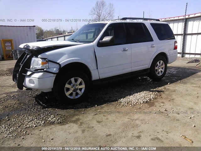 1FMJU1G54AEA58807 - 2010 FORD EXPEDITION XLT WHITE photo 2