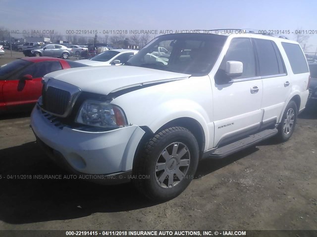 5LMFU28R63LJ34603 - 2003 LINCOLN NAVIGATOR WHITE photo 2