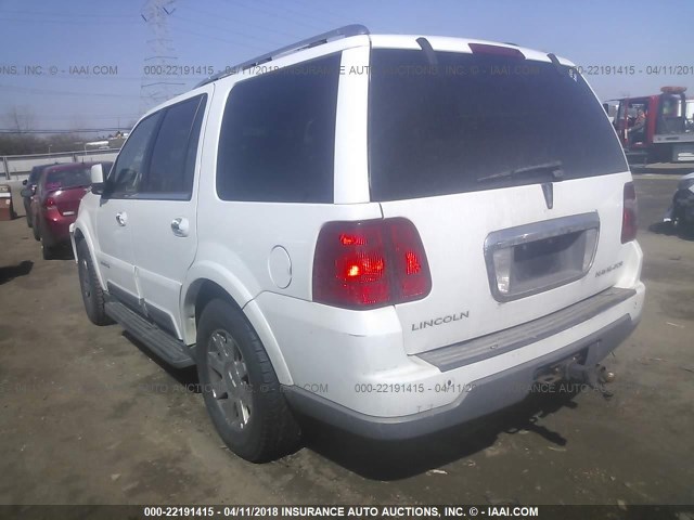 5LMFU28R63LJ34603 - 2003 LINCOLN NAVIGATOR WHITE photo 3