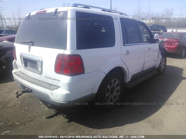 5LMFU28R63LJ34603 - 2003 LINCOLN NAVIGATOR WHITE photo 4